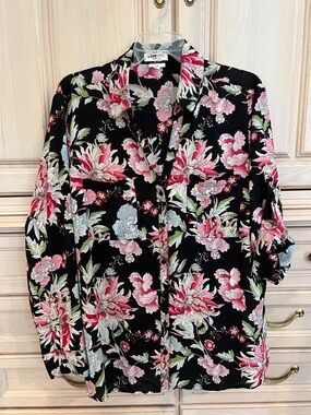 EXPRESS Black Floral Button-Up Blouse